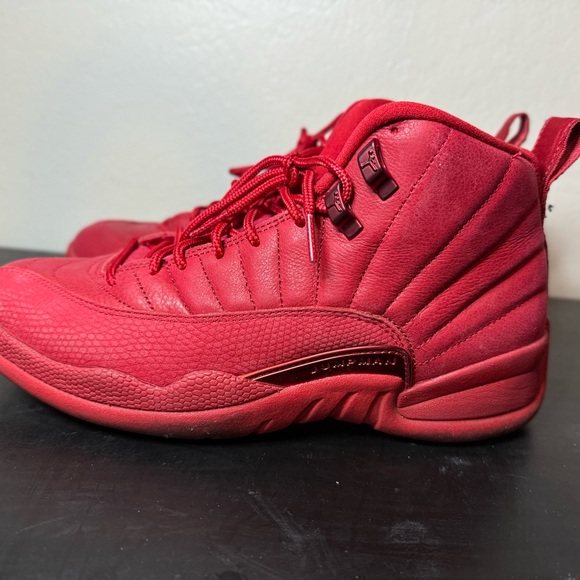 Jordan 12 - Picture 2 of 5